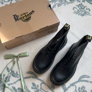 Brand New 1460 Smooth Leather Lace Up Boots
